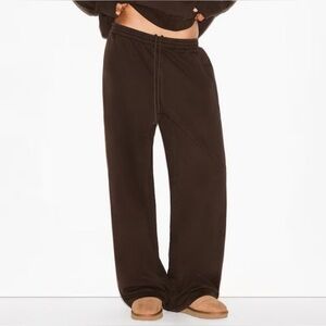 SKIMS Espresso Straight Leg Sweatpants XXS